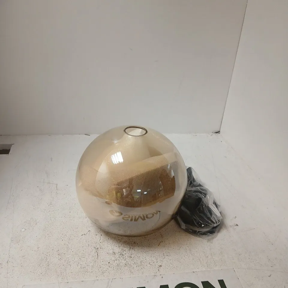 CLEAR GLASS GLOBE LAMPSHADE