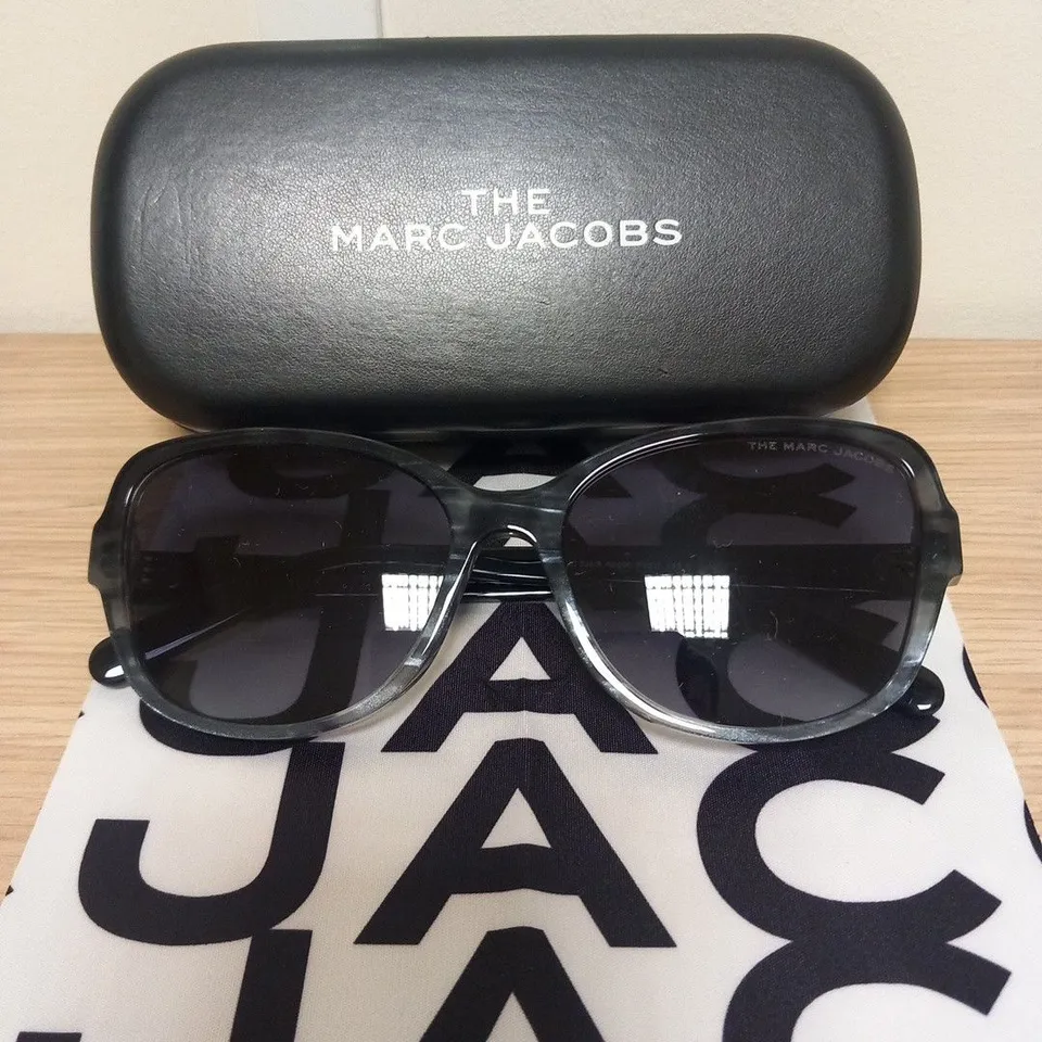 THE MARC JACOBS SUNGLASSES