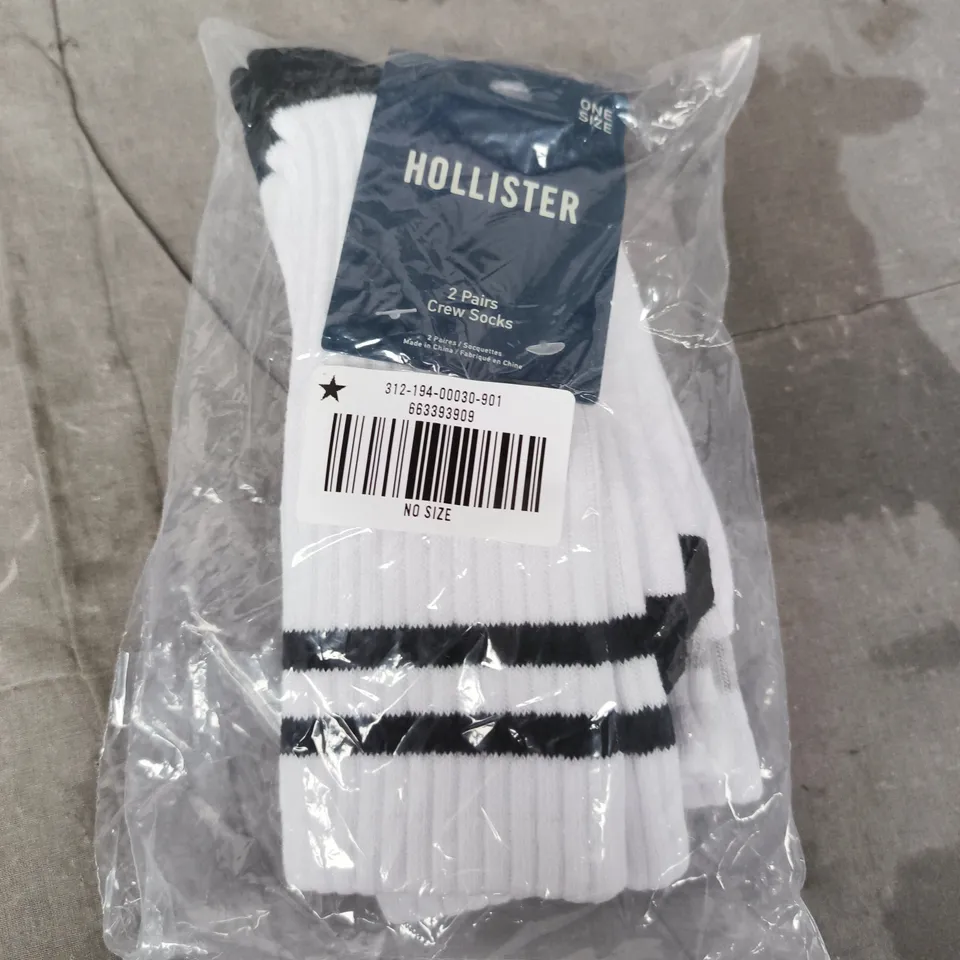 HOLLISTER CREW SOCKS (2 PAIRS) - ONE SIZE
