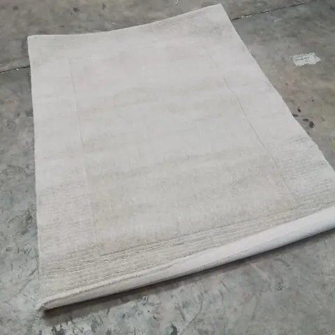 QUALITY DESIGNER AREA RUG - APPROXIMATELY 170X120CM