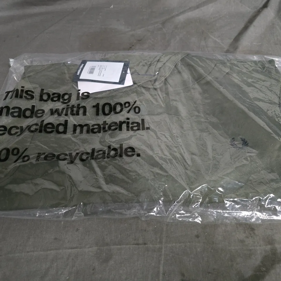 FRED PERRY M2643 TIPPED HOODED SWEATSHIRT – GREEN/BLACK, SIZE L