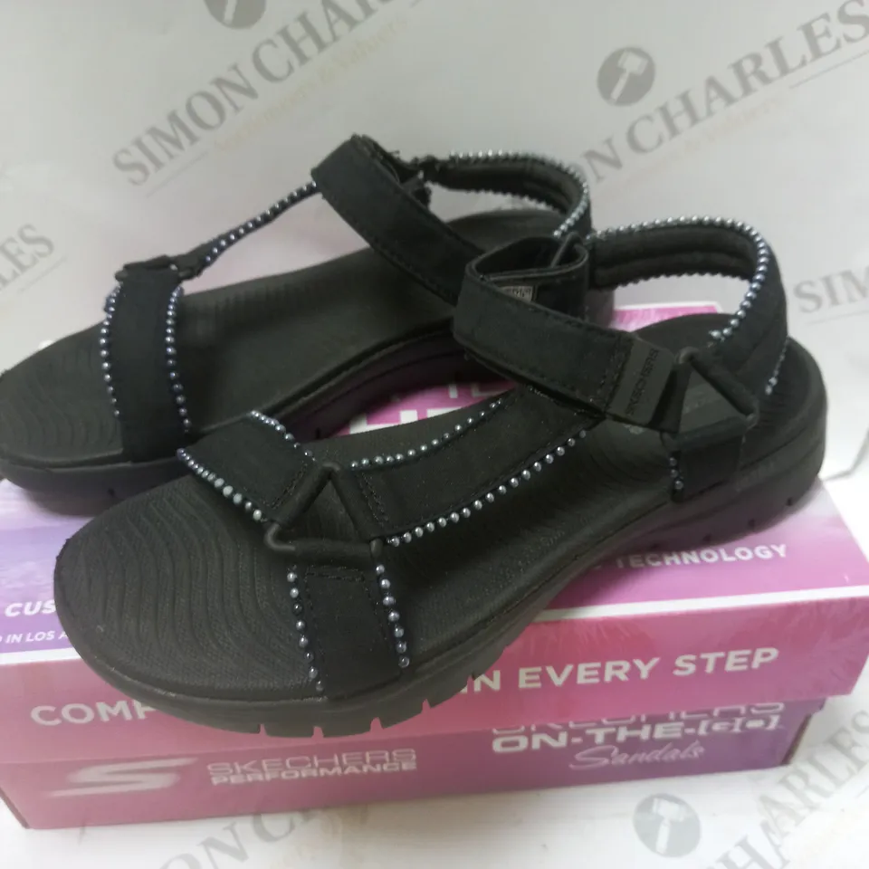 BOXED SKETCHERS ON THE GO BLACK SANDLES - SIZE 4