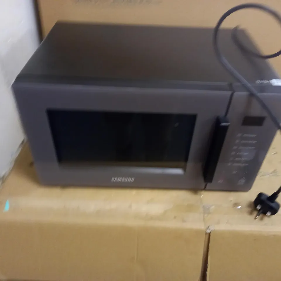 SAMSUNG 23L MICROWAVE OVEN RRP £179
