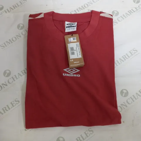 UMBRO DIAMOND TAPED CREW TEE IN RED - MEDIUM
