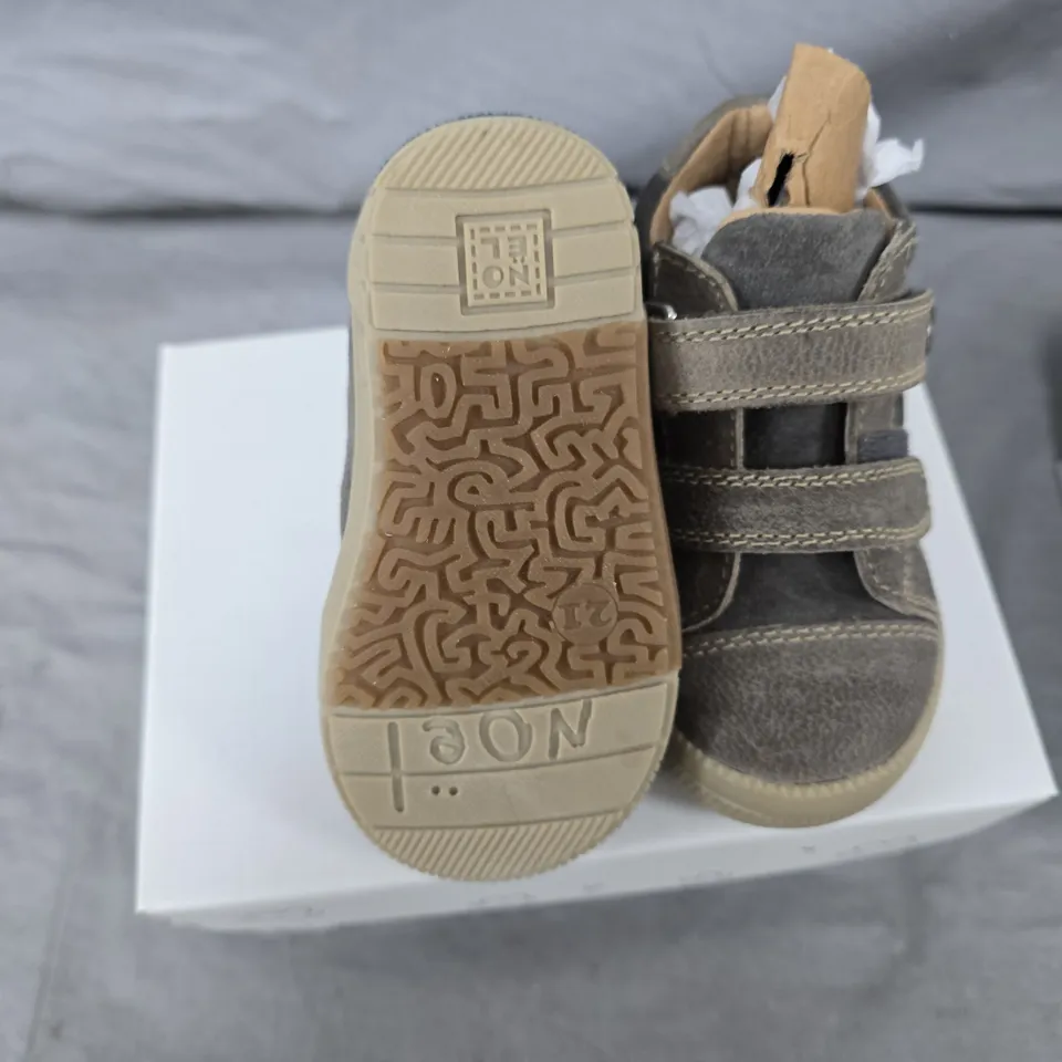 NOEL KIDS MINI RILLY ANTHRACITE VELCRO TRAINERS – EU 21
