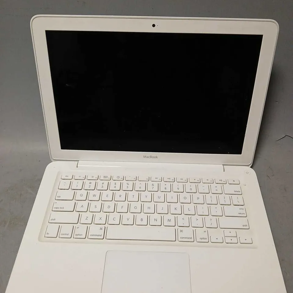 APPLE MACBOOK 13 INCH CORE 2 A1342