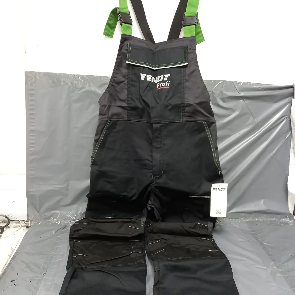 FENDT PROFI WORK OVERALLS IN BLACK/GREEN - EU 44