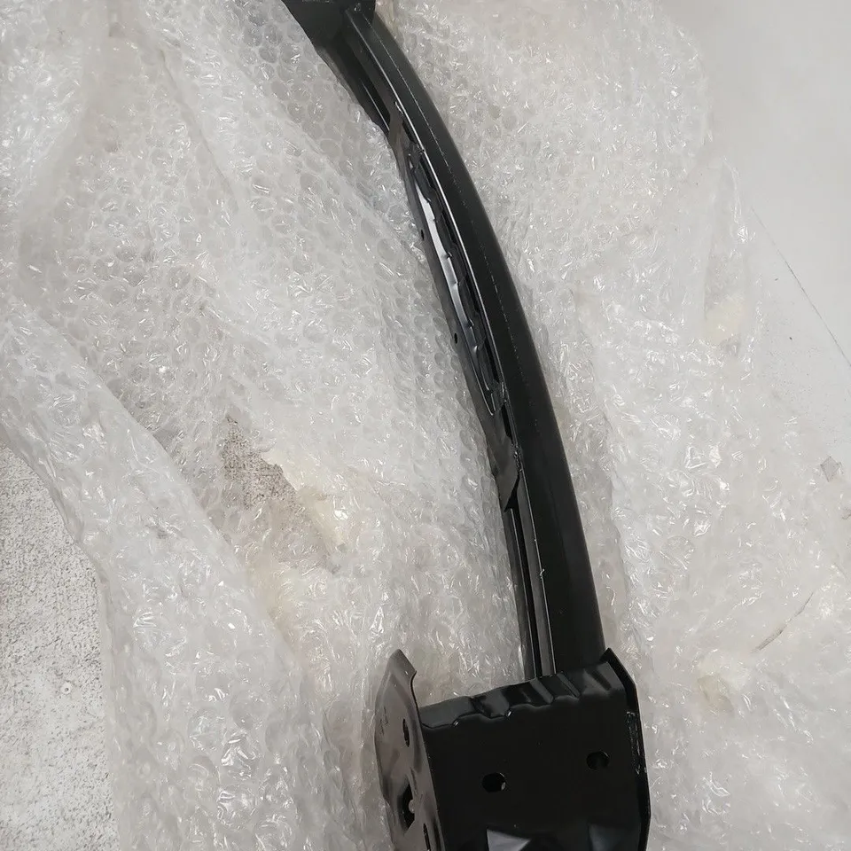 VOLVO OEM PART 32422305 – BLACK BUMPER RAIL