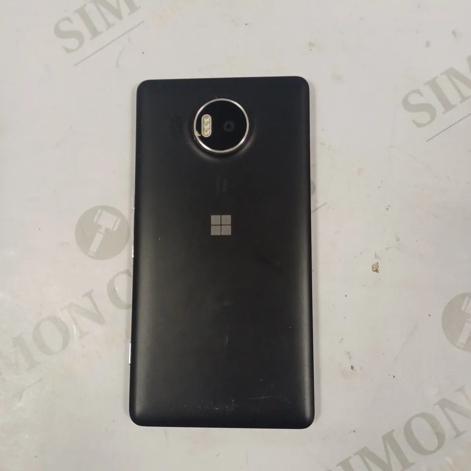 MICROSOFT LUMIA 950 MOBILE PHONE