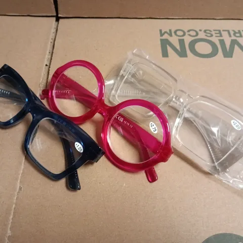 ASSORTMENT OF APPROXIMATELY 15 PAIRS OF GLASSES IN VARIOUS STYLES, COLOURS, AND MAGNIFICATIONS
