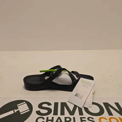 CROCS BLACK SANDALS – UNISEX SIZE W7