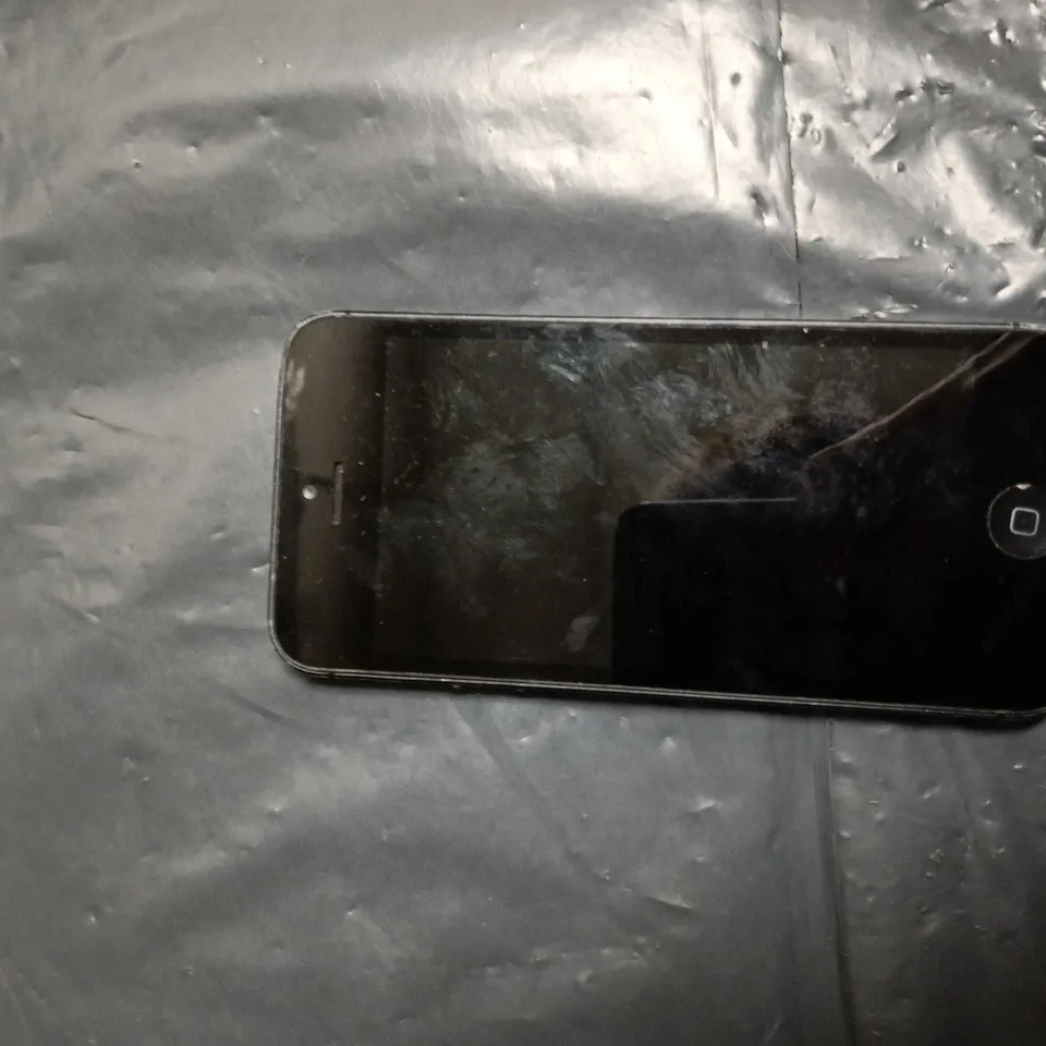 APPLE IPHONE 5 SMARTPHONE