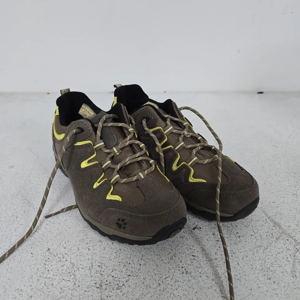 JACK WOLFSKIN HIKING SHOES – UK 6.5