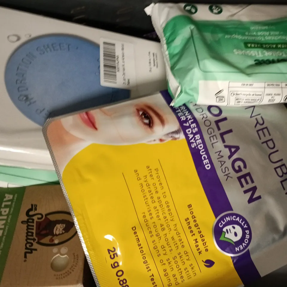 APPROXIMATELY 20 ASSORTED COSMETIC ITEMS TO INCLUDE DR SQUATCH, BOKA, ETC - COLLECTION ONLY