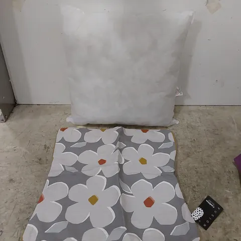 BAGGED AURA FLORAL SQUARE SCATTER CUSHION