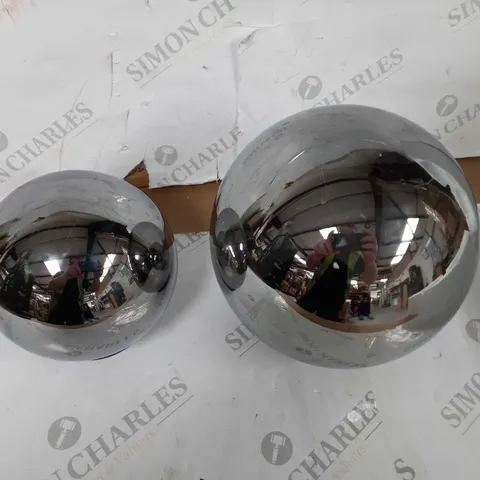 BOXED KELLY HOPPEN SET OF 2 INDOOR OUTDOOR PRELIT GLASS DECOR - REFLECTIVE ORBS