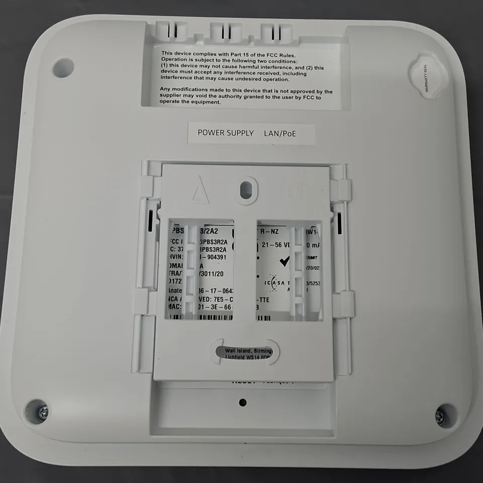 LOT OF 5 BOXED ASCOM IP-DECT BASE STATIONS - IPBS3/DB1