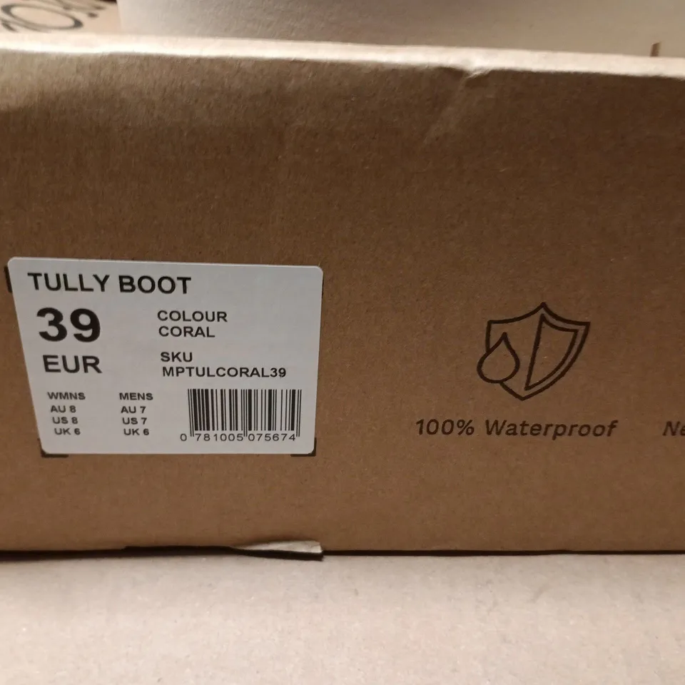 MERRY PEOPLE TULLY BOOTS CORAL SIZE 6