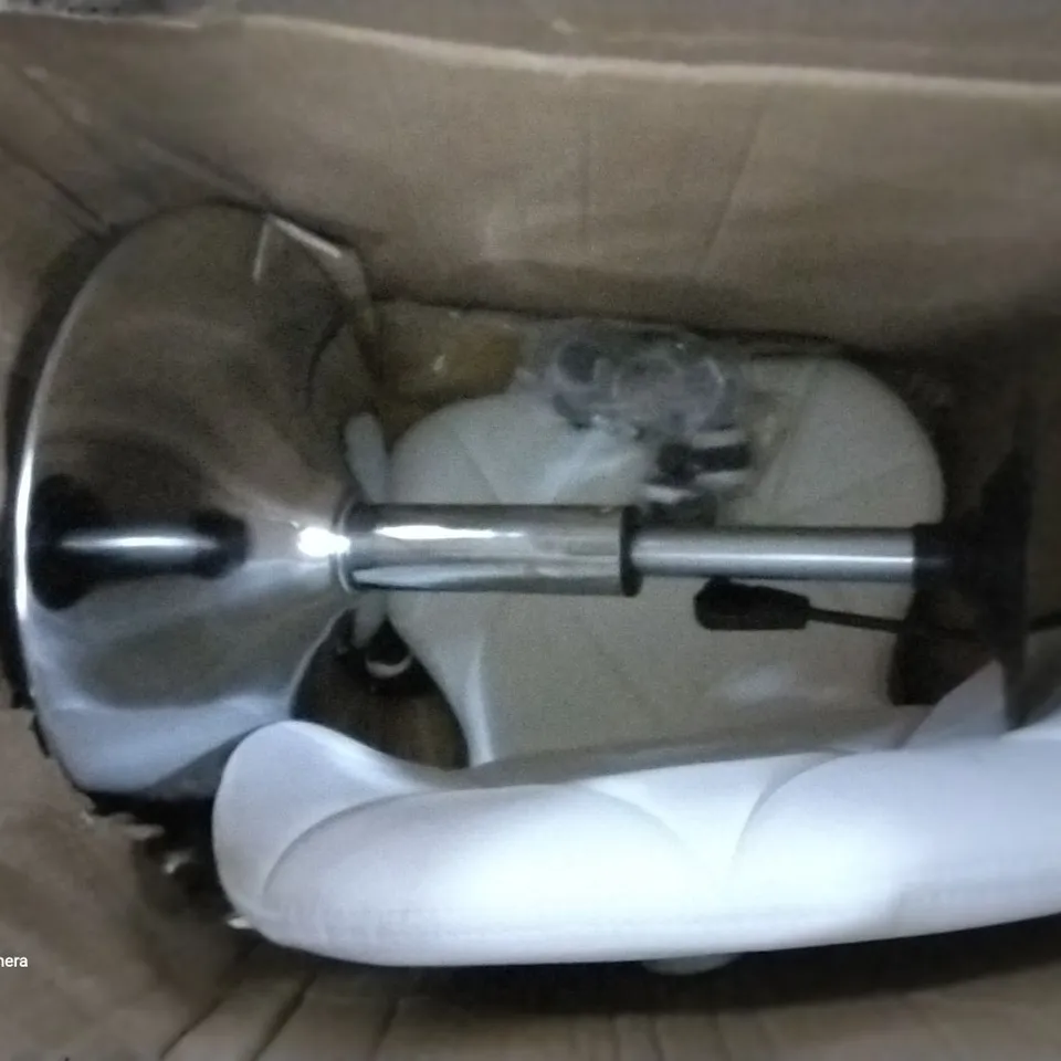 BOXED CAYA DESK CHAIR WHITE