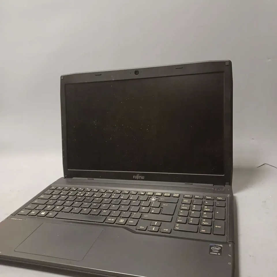 FUJITSU A544 LIFEBOOK LAPTOP