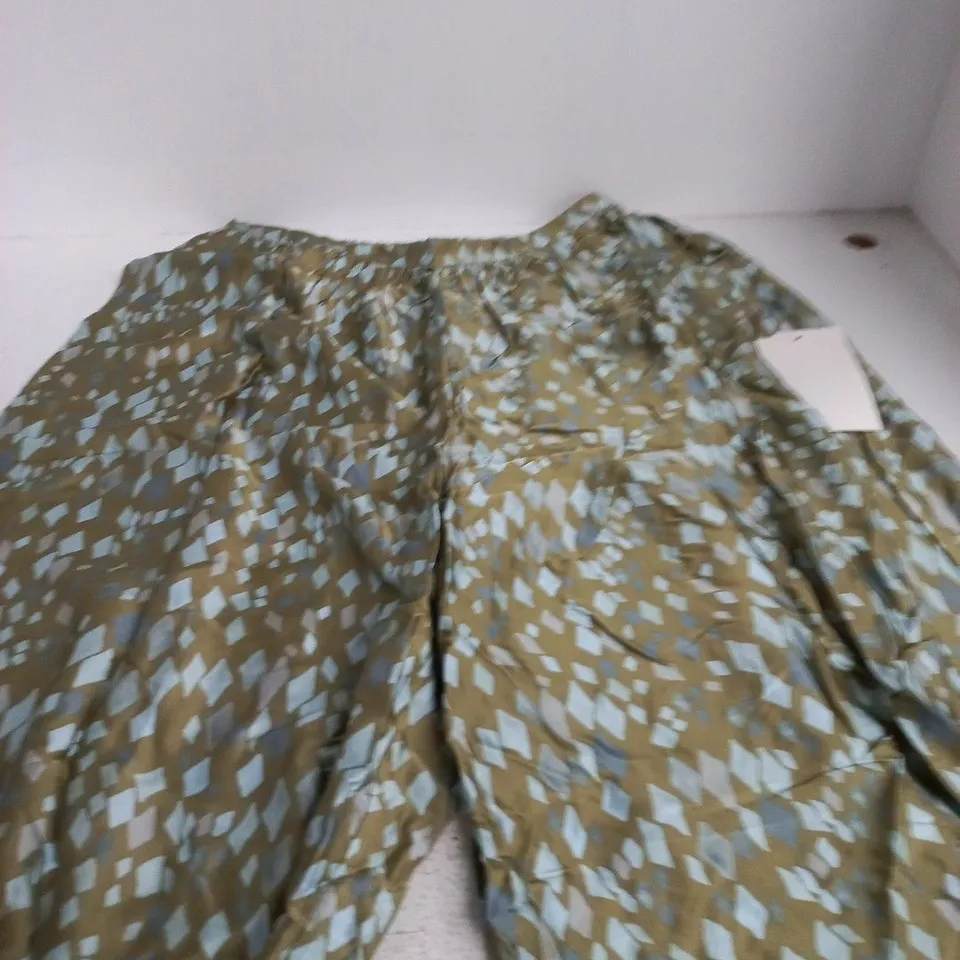 NEVER FULLY DRESSED GREEN DIAMOND PRINT BALLOON TROUSERS – UK 18