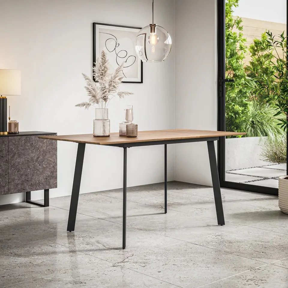 BOXED HAYDON EXTENDING OAK EFFECT DINING TABLE (1 BOX)