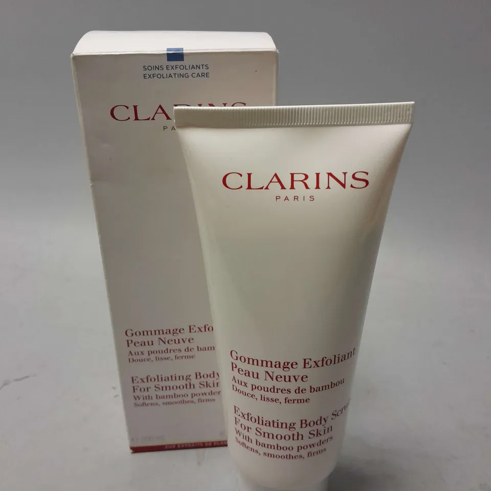 CLARINS EXFOLIATING BODY SCRUB FOR SMOOTH SKIN 200ML