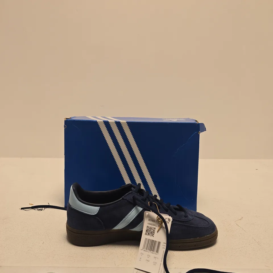 ADIDAS SNEAKER – NAVY WITH LIGHT BLUE STRIPES (BOXED) SIZE UK 5.5
