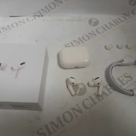 APPLE AIRPODS PRO WITH WIRELESS CHARGING CASE