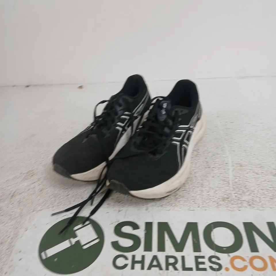 ASICS RUNNING SHOES – BLACK/GREY, PAIR, SIZE 7.5