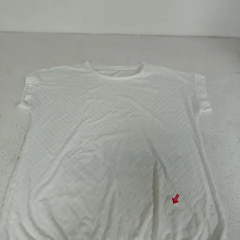 VIVANCE WINTER WHITE T-SHIRT SIZE 14/16