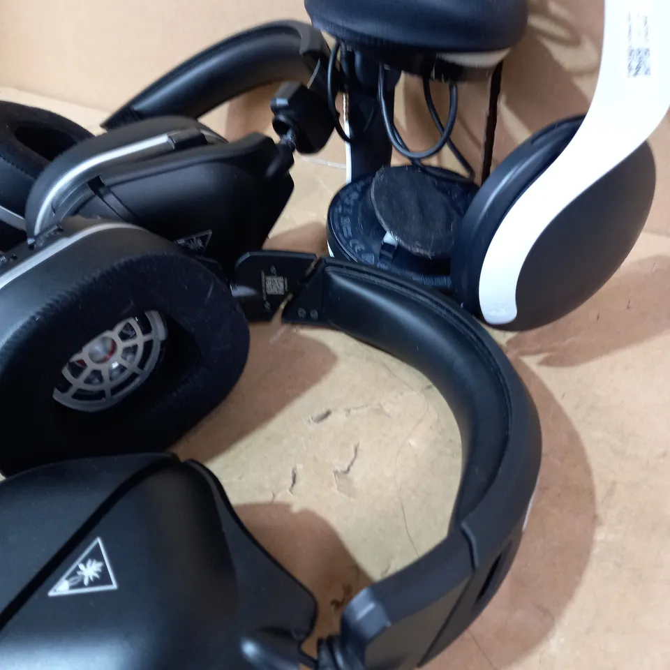 ASSORTED HEADPHONES AND CABLES APPROX. 8 ITEMS