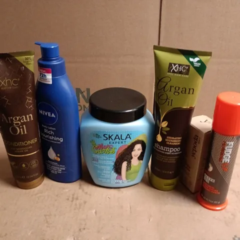 APPROXIMATELY 15 ASSORTED HEALTH & BEAUTY PRODUCTS TO INCLUDE XHC ARGAN OIL SHAMPOO, SKALA EXPERT, YEPODA THE BUBBLE DOUBLE, ETC - COLLECTION ONLY