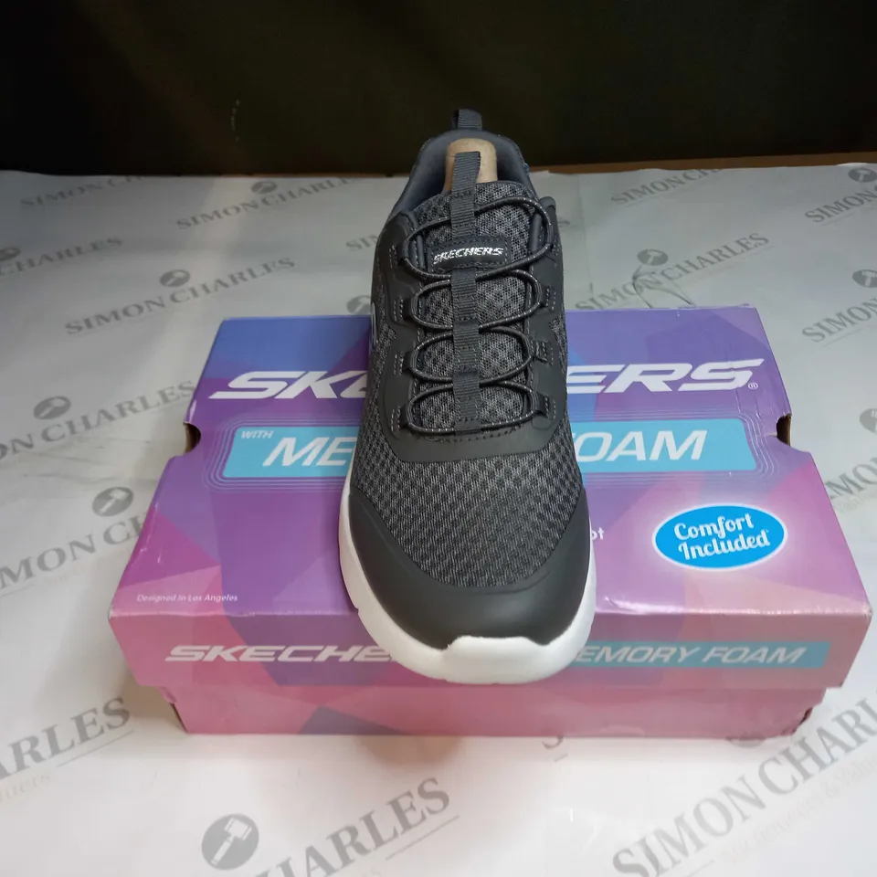 SKECHERS DYNAMIGHT 2 TRAINERS SIZE 6