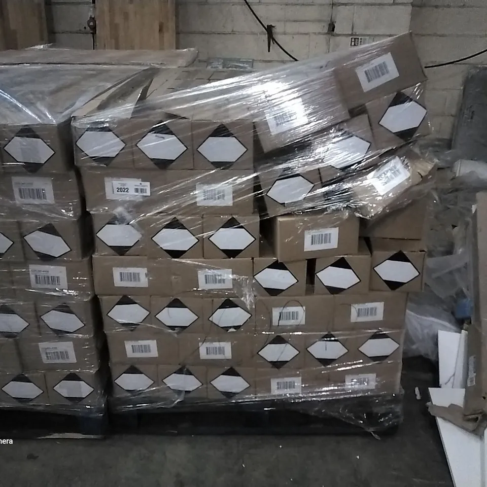 PALLET OF 203 BOXES CONTAINING 24 GO2 ANTI-BACTERIAL HAND GEL WITH TEA TREE