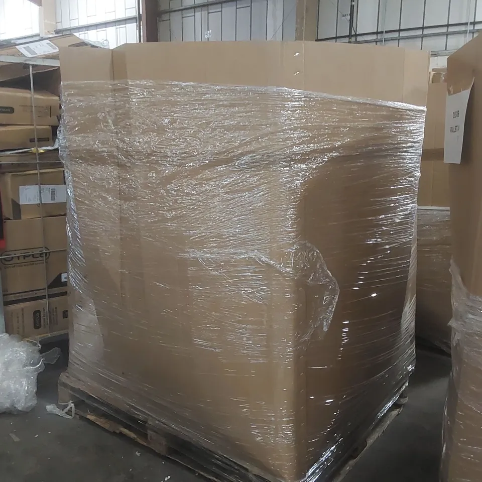 PALLET CONTAINING APPROXIMATELY 800x BRAND NEW ASSORTED DESIGNER CLOTHING ITEMS