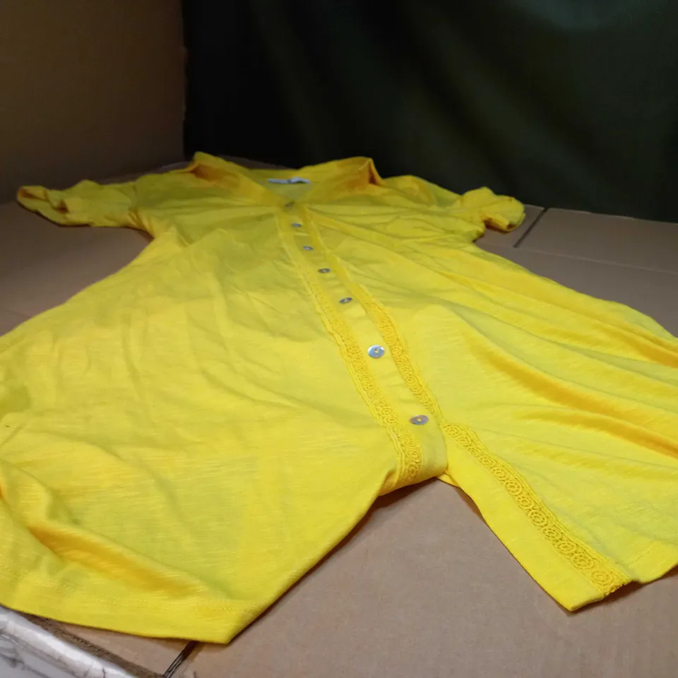 V YELLOW LACE INSERT MIDI SHIRT DRESS - SIZE 16
