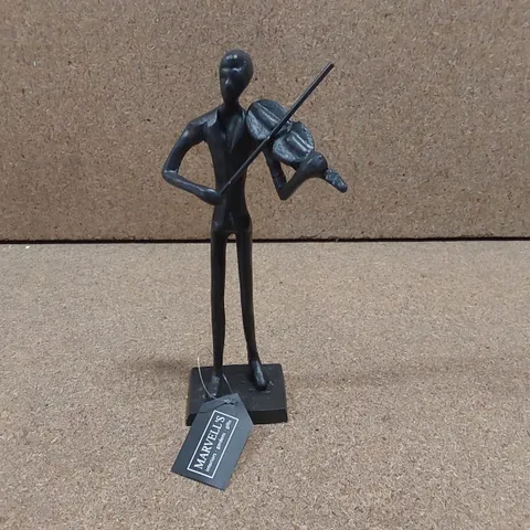 BOXED BUCKINGHAM STANDING VIOLIN PLAYING FIGURINE