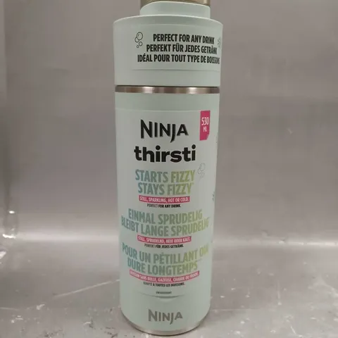 BOXED NINJA THIRSTI FIZZY DRINK CUP 530ML IN PALE BLUE