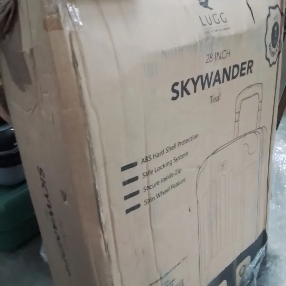 BOXED 28INCH SKYWANDER TRAVEL SUITCASE TEAL