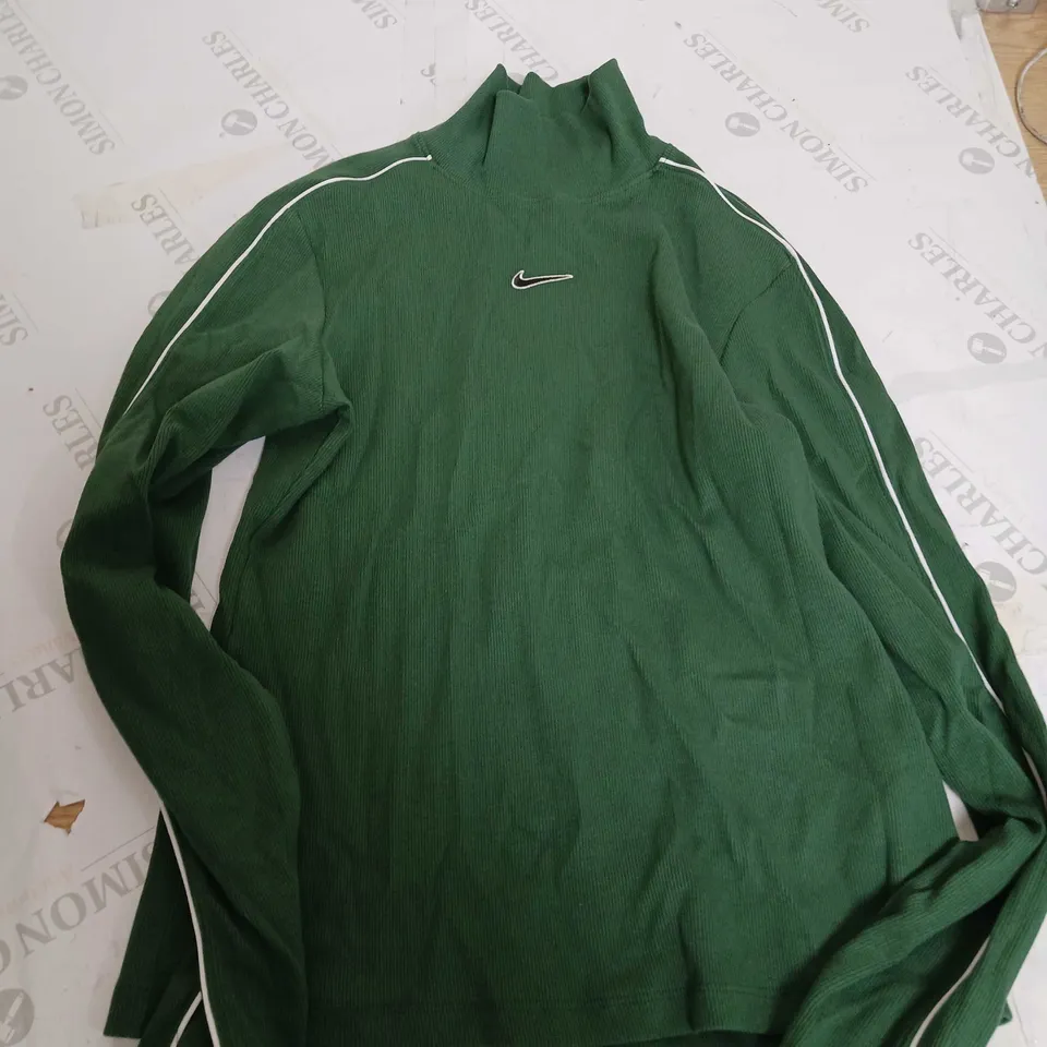 NIKE SLIM FIT GREEN TURTLE NECK - M