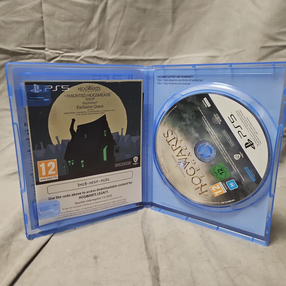 HOGWARTS LEGACY – PS5 PHYSICAL GAME IN BLUE CASE