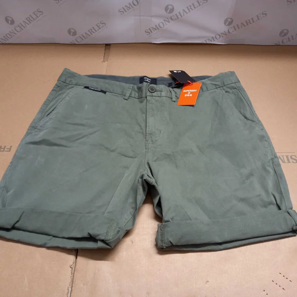 SUPERDRY STUDIOS CORE CHINO SHORT SIZE 36"