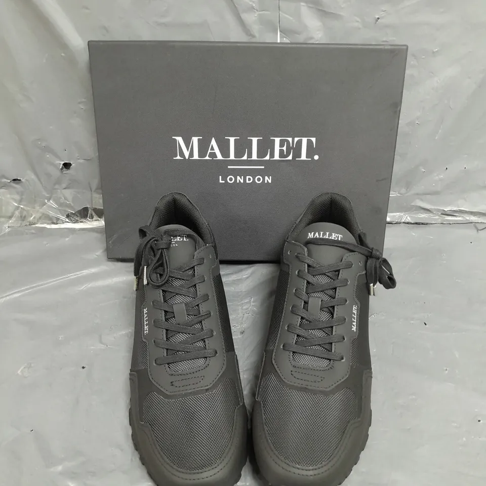 BOXED PAIR OF MALLET. LONDON LOWMAN BALLISTIC S24 BLACK SIZE 11 