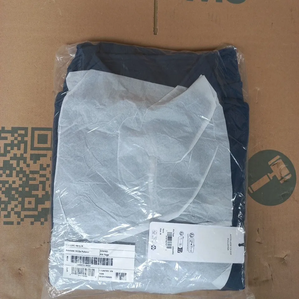 BAGGED ALO ACCOLADE 1/4 ZIP PULLOVER IN NAVY SIZE MEDIUM