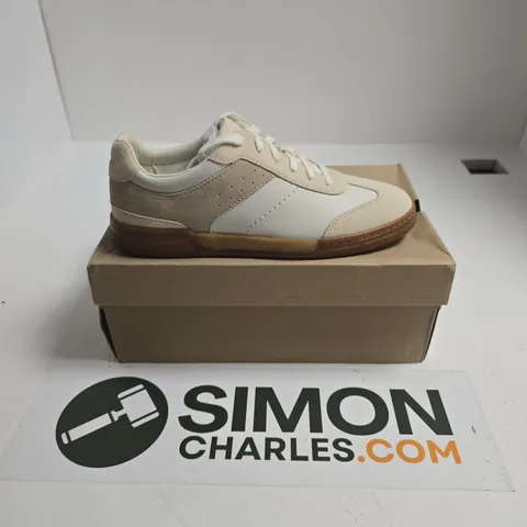 BOXED PAIR OF CLARKS MASERI WALK TRAINERS IN WHITE COMBI - UK 6