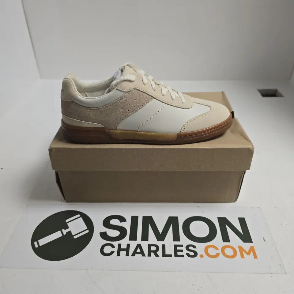 BOXED PAIR OF CLARKS MASERI WALK TRAINERS IN WHITE COMBI - UK 6