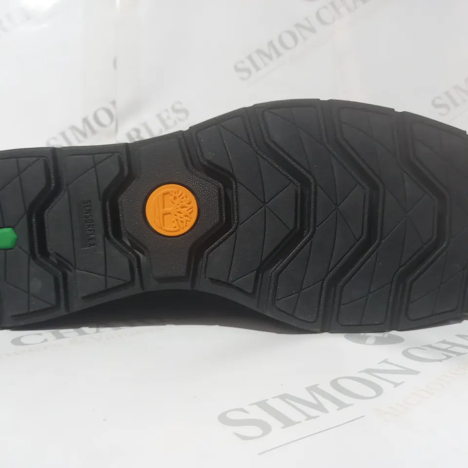 BOXED PAIR OF TIMBERLAND SHOES IN BLACK UK SIZE 10.5