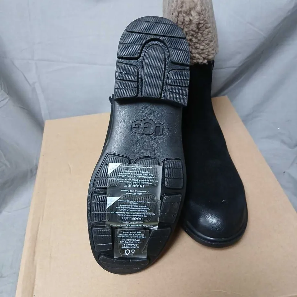 UGG HARRISON CUFF BOOTS, BLACK, UK 6 (US 8)