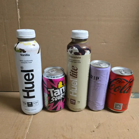 APPROXIMATELY 12 ASSORTED DRINKS TO INCLUDE COKE ZERO, HUEL VANILLA, TANGO SOURS, ETC - COLLECTION ONLY